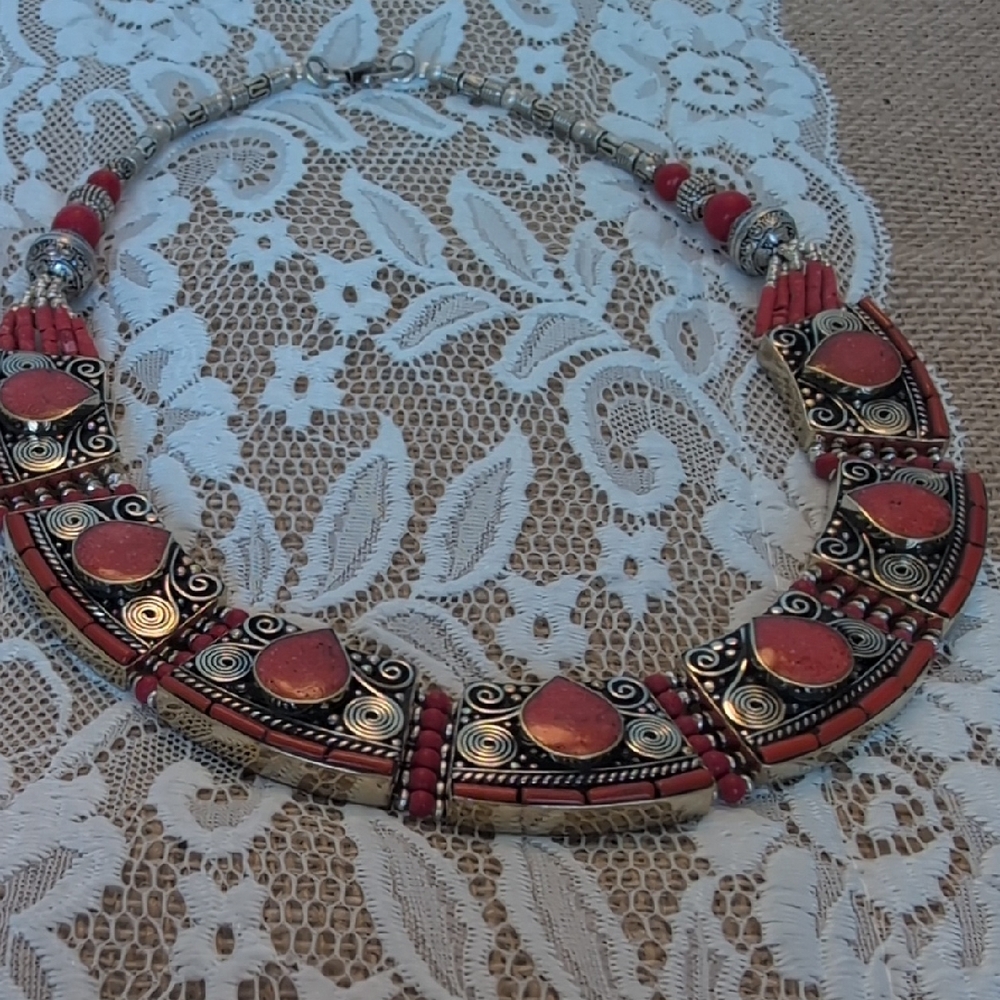 NWOT TIBETAN SILVER ARTISAN HANDCRAFTED BEADED Necklace - Picture 2 of 6